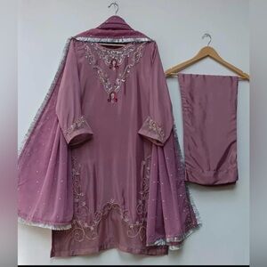 Category: 3Pc, Shirt Trouser Chiffon Dupatta, 
Fabric: Premium Silk,